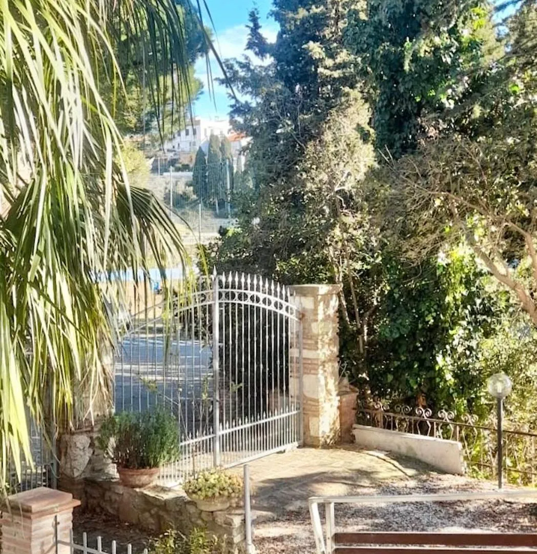 House With Air Conditioning And Outdoor Private Area In روزينيانو ماريتيمو شقة